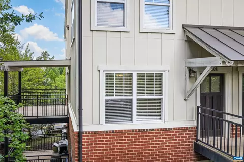 1855 Candlewood Ct #201, Charlottesville, VA 22903