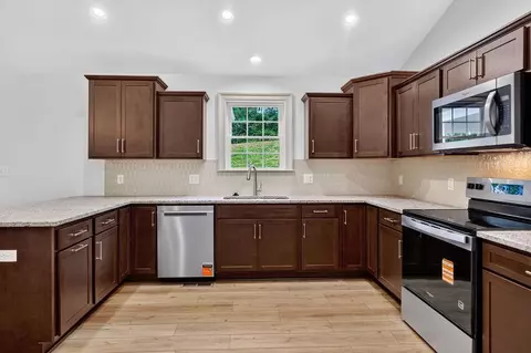 206 Langley Dr, Waynesboro, VA 22980