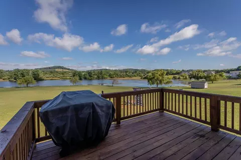 Exterior - 115 Waterfront Dr, Raphine, VA 24472 photo 4 of 4