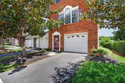 1463 Flowing Spring Ln, Harrisonburg, VA 22801