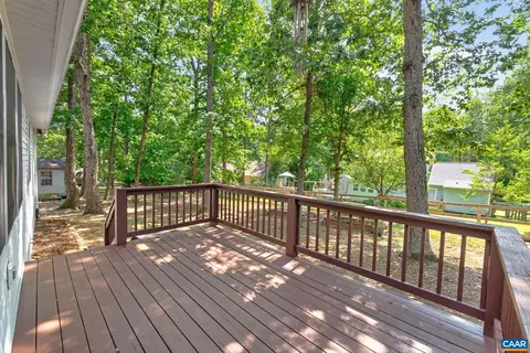 Exterior - 10 Nahor Dr, Palmyra, VA 22963 photo 5 of 10
