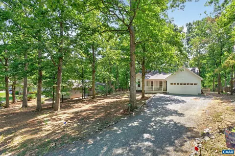 Exterior - 10 Nahor Dr, Palmyra, VA 22963 photo 10 of 10