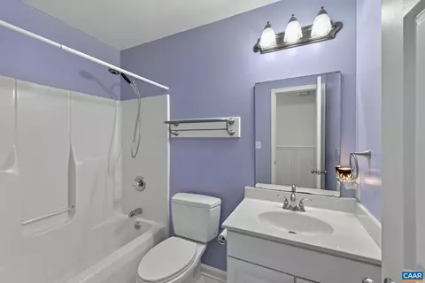 Bath - 10 Nahor Dr, Palmyra, VA 22963 photo 3 of 3
