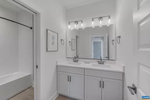 Bath - 128 Marcella St # E, Charlottesville, VA 22911 photo 6 of 6