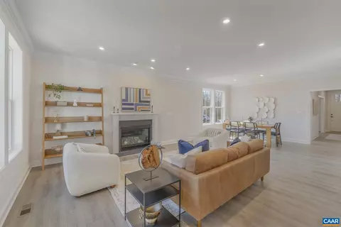 Living - 128 Marcella St # E, Charlottesville, VA 22911 photo 3 of 4