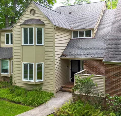 62 Deepwood Ln, Hot Springs, VA 24445