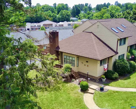 View/Area - 8 Shannon Pl, Staunton, VA 24401 photo 4 of 4