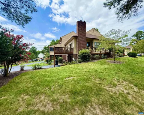 Exterior - 8 Shannon Pl, Staunton, VA 24401 photo 1 of 5