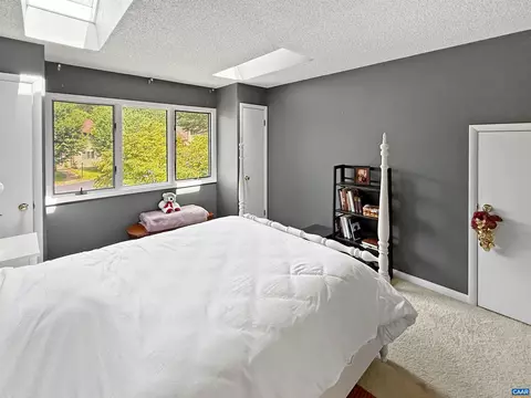 Bedroom - 8 Shannon Pl, Staunton, VA 24401 photo 3 of 3
