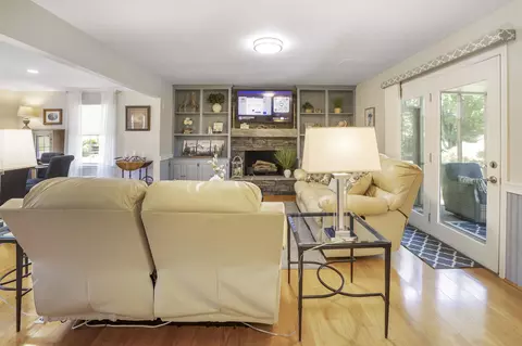 Living - 105 Amber Ln, Bridgewater, VA 22812 photo 2 of 3