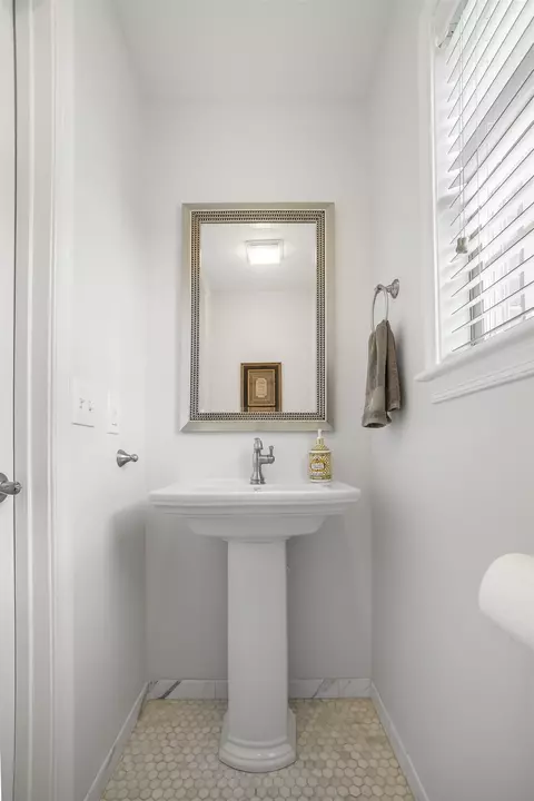 Bath - 105 Amber Ln, Bridgewater, VA 22812 photo 1 of 8