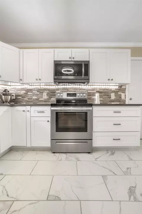 Kitchen - 105 Amber Ln, Bridgewater, VA 22812 photo 4 of 7