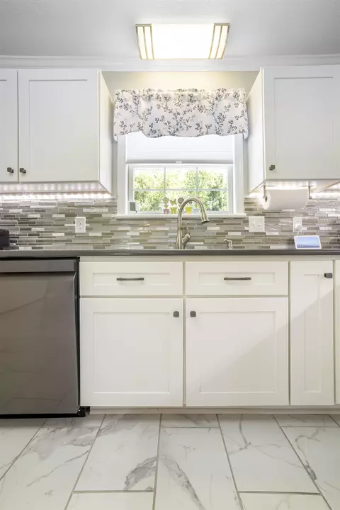 Kitchen - 105 Amber Ln, Bridgewater, VA 22812 photo 3 of 7