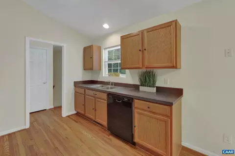 Kitchen - 61 Lafayette Dr, Palmyra, VA 22963 photo 2 of 3