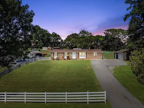 2861 Old Buena Vista Rd, Buena Vista, VA 24416