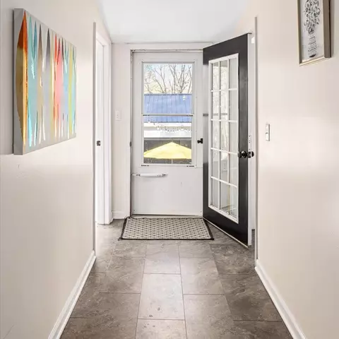 Entry Way - 1226 Shipyard Rd, Shenandoah, VA 22849 photo 2 of 3