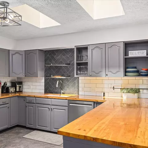 Kitchen - 1226 Shipyard Rd, Shenandoah, VA 22849 photo 2 of 3