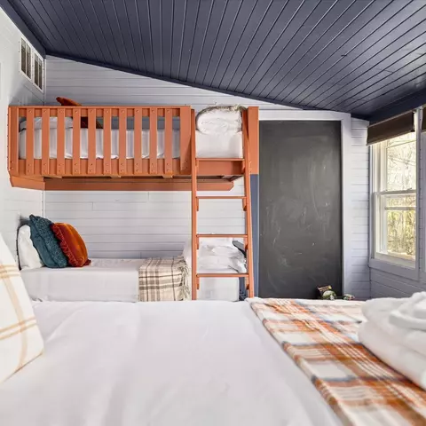 Bedroom - 1226 Shipyard Rd, Shenandoah, VA 22849 photo 1 of 12