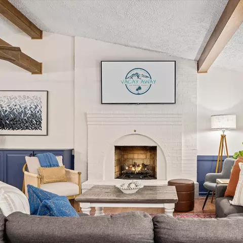 Living - 1226 Shipyard Rd, Shenandoah, VA 22849 photo 1 of 7