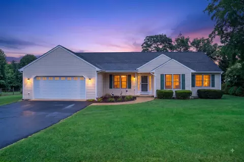 13 Tomahawk Ct, Stuarts Draft, VA 24477 photo 2