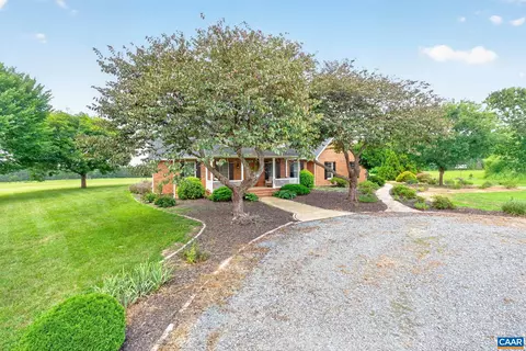 3535 Venable Rd, Kents Store, VA 23084