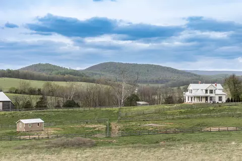 Exterior - 374 Finley Rd, Raphine, VA 24472 photo 3 of 14
