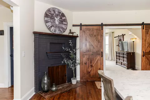 Entry Way - 374 Finley Rd, Raphine, VA 24472 photo 6 of 8