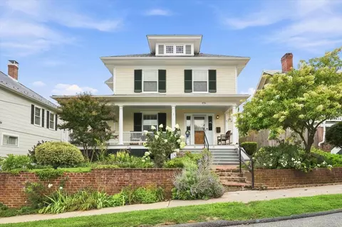 376 Maple Ave, Waynesboro, VA 22980
