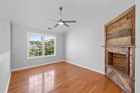Living - 91 Lofty Cir, Stuarts Draft, VA 24477 photo 3 of 7