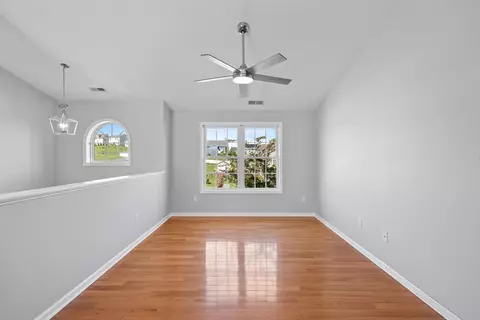 Living - 91 Lofty Cir, Stuarts Draft, VA 24477 photo 4 of 7