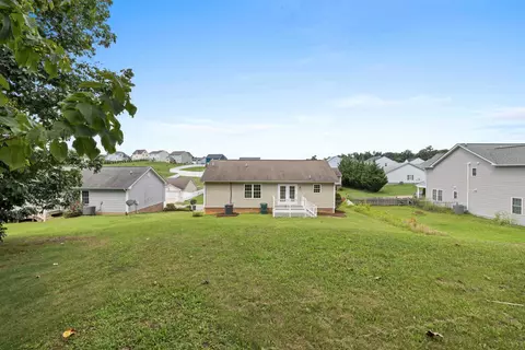 Exterior - 91 Lofty Cir, Stuarts Draft, VA 24477 photo 7 of 16
