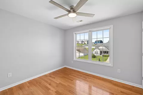 Bedroom - 91 Lofty Cir, Stuarts Draft, VA 24477 photo 5 of 9