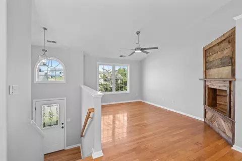 Living - 91 Lofty Cir, Stuarts Draft, VA 24477 photo 2 of 7