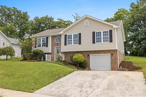 Exterior - 91 Lofty Cir, Stuarts Draft, VA 24477 photo 15 of 16