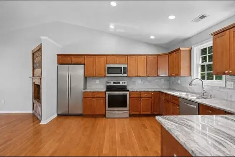 Kitchen - 91 Lofty Cir, Stuarts Draft, VA 24477 photo 6 of 6