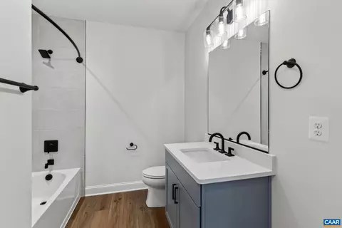 Bath - 1368 Marcella St, Charlottesville, VA 22911 photo 5 of 5