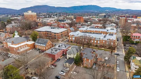 211 E High St E, Charlottesville, VA 22902 photo 7