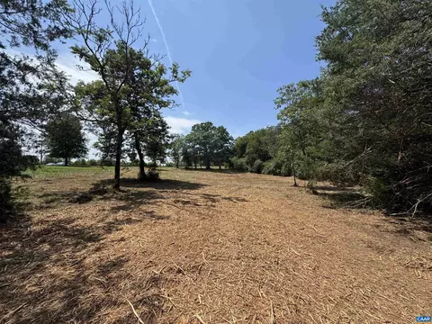 Watt Abbitt Rd, Appomattox, VA 24522