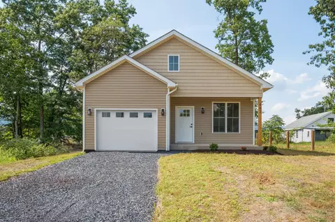 487 Pocahontas Ave, Shenandoah, VA 22849