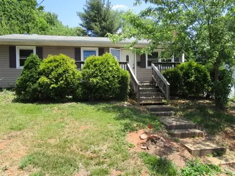 1218 Agnese St, Charlottesville, VA 22901