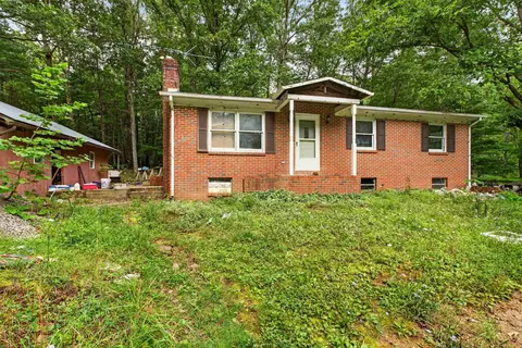 26 Christian Ln, Swoope, VA 24479