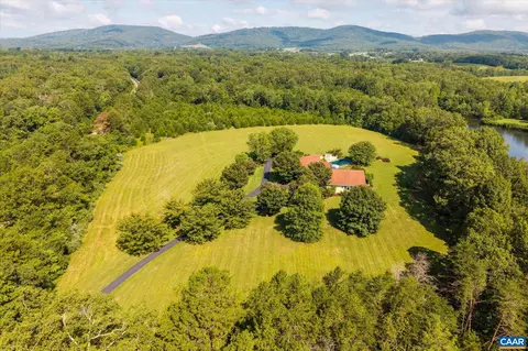 4798 Barn Field Dr, Keswick, VA 22947