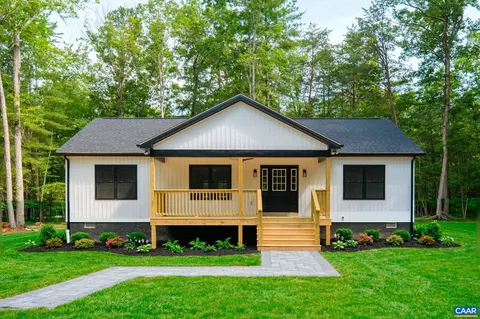 127 Forest Chapel Ln, Crimora, VA 24431