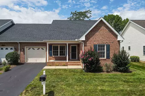 426 Hickory Grove Cir, Harrisonburg, VA 22801