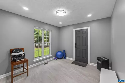 Entry Way - 3 Maplevale Dr, Palmyra, VA 22963 photo 3 of 4