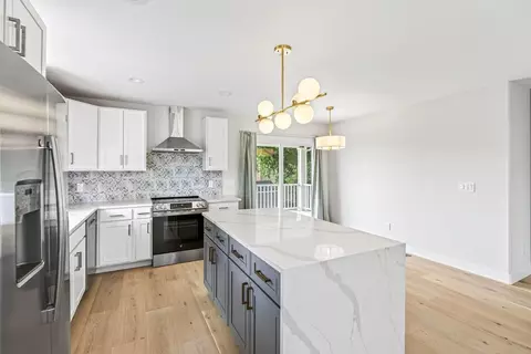 Kitchen - 320 Eighth Ave, Luray, VA 22835 photo 5 of 15
