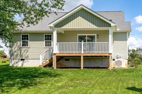 Exterior - 320 Eighth Ave, Luray, VA 22835 photo 10 of 14