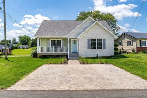 Exterior - 320 Eighth Ave, Luray, VA 22835 photo 6 of 14