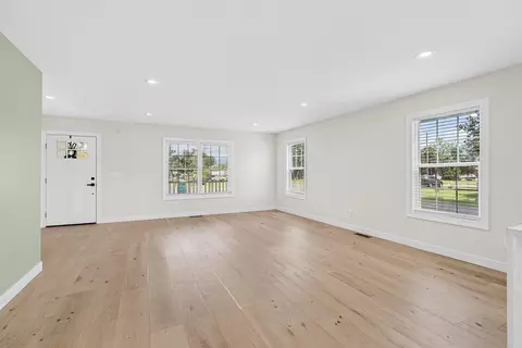 Living - 320 Eighth Ave, Luray, VA 22835 photo 1 of 6