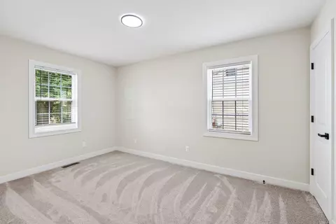 Bedroom - 320 Eighth Ave, Luray, VA 22835 photo 5 of 9